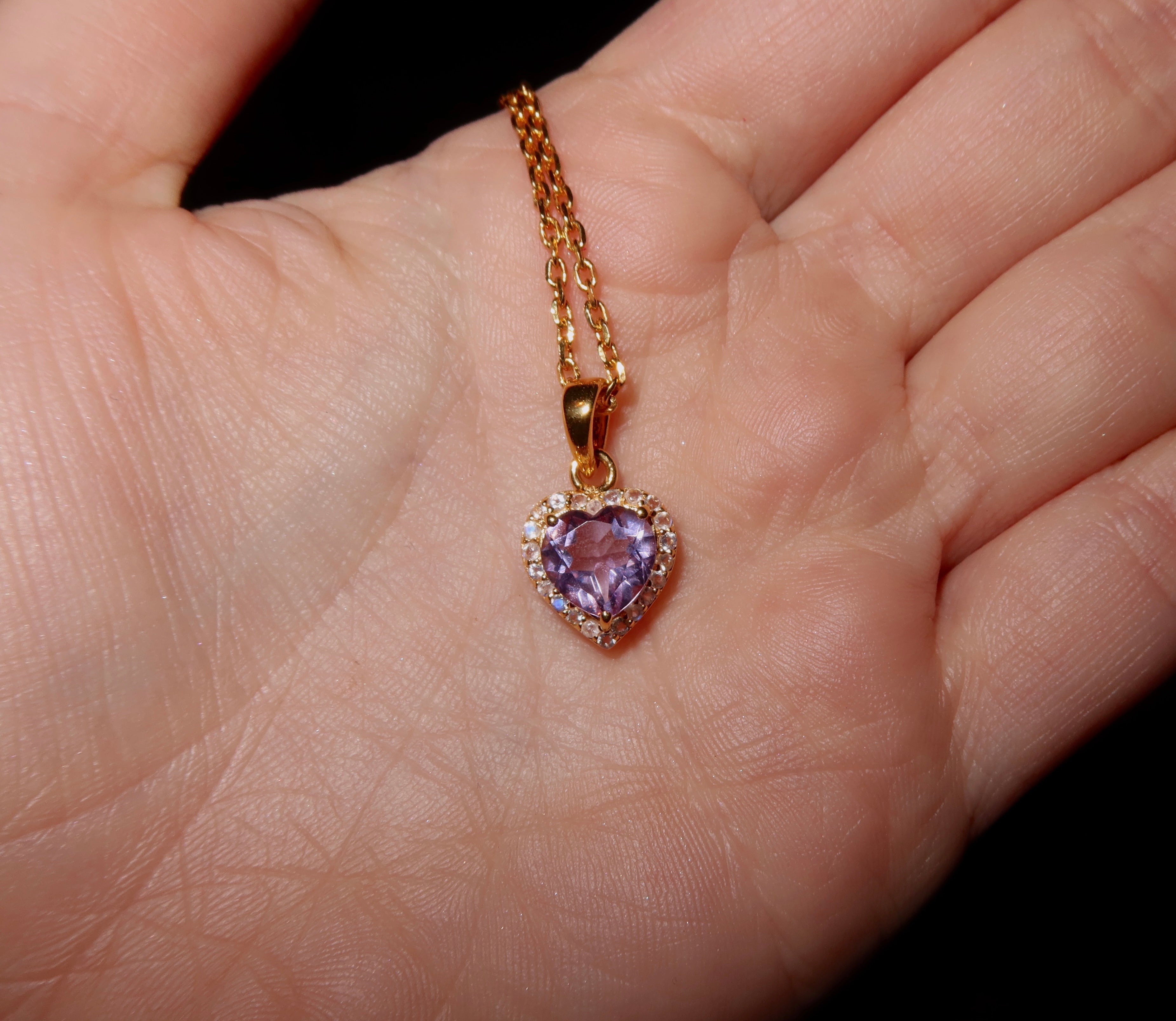 CLEO Necklace - Heartshaped Amethyst and Rainbow Moonstone 18K