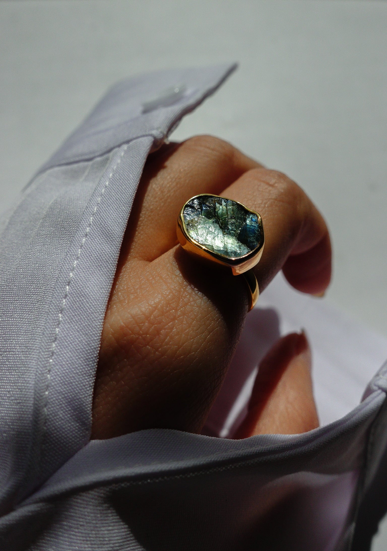 The Wild One - Raw Labradorite Ring 18K