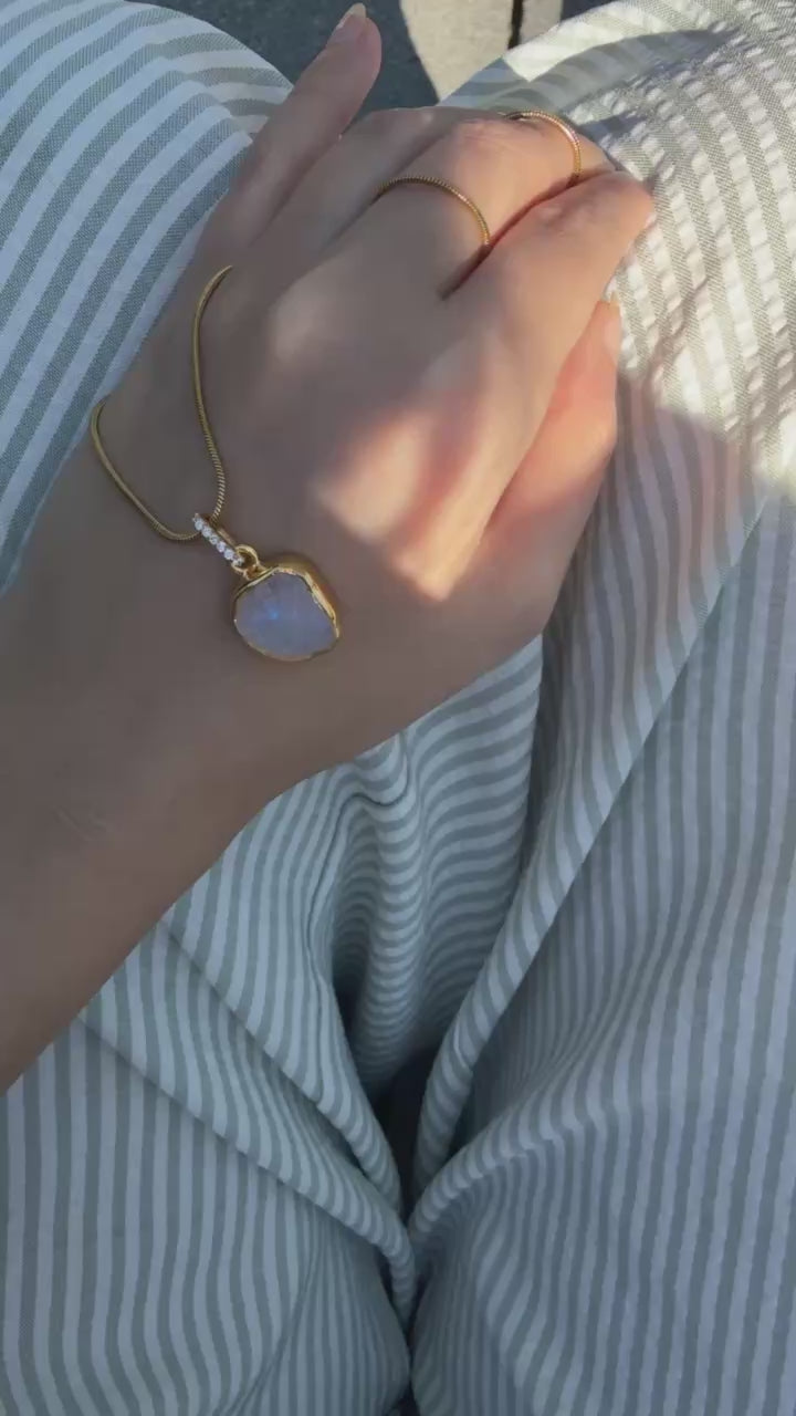The Oracle - Raw Moonstone Necklace 18K