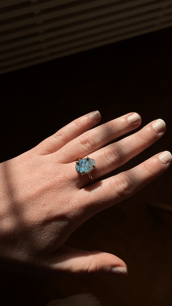 ALLY - Raw Labradorite Ring 18K (temporarily discontinued)